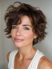 Lace Front Echthaar Perücke Damen – Kurzer Lockiger Pixie-Bob, Dunkelbraun, Natürliches Volumen, HD Transparente Spitze, Realistischer Haaransatz