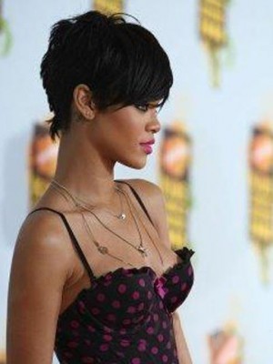 Rihanna Chic Kurz Elegant Frisur Perücke