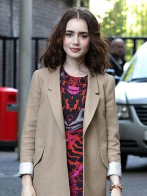 Lily Collins Magische Wellig Spitzefront Echthaar Perücke