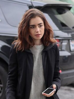 Modisch Wellig Lily Collins Spitzefront Echthaar Perücke